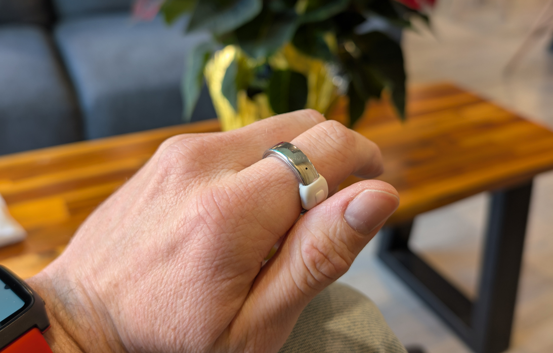 Pebble Index 01: умное кольцо-диктофон, которое помнит всё за пользователя