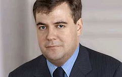 Медведев призвал разрабатывать новые законы в области интеллектуальной собственности
