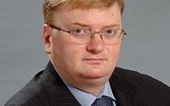 Милонов предложил бороться с "фейками" в социальных сетях