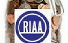 RIAA преследует студентов незаконно